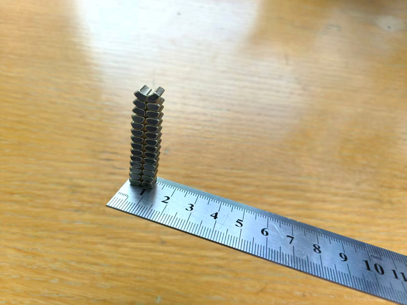 为什么很多客户选择钕铁硼材质磁瓦？